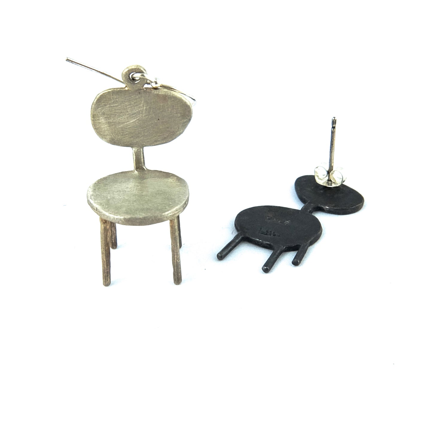 Round Chair with Shadow Earring